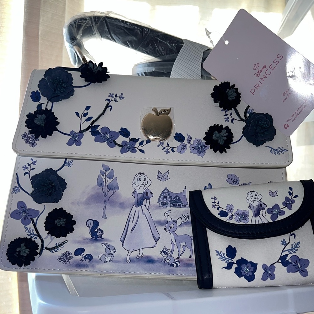 Disney Snow White and the Seven Dwarves Handbag Wallet Set White Tonal Floral